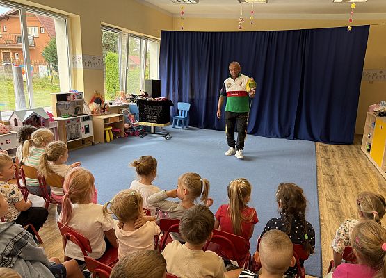 Grafika 32: 22. 08.2025 Wyjątkowy dzień pełen uśmiechu, zdziwienia i dobrej zabawy!