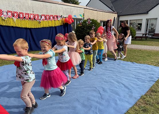 Grafika 8: 28.08.2025 Bal z Myszką Miki