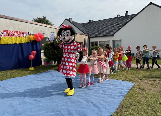 Grafika 10: 28.08.2025 Bal z Myszką Miki