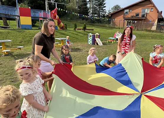 Grafika 17: 28.08.2025 Bal z Myszką Miki