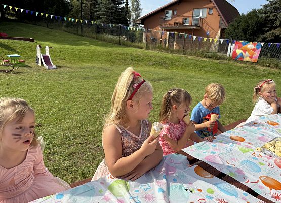 Grafika 82: 28.08.2025 Bal z Myszką Miki