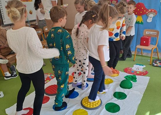 Grafika 9: 15.09.2025 Dzień Kropki w naszym przedszkolu