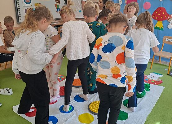 Grafika 10: 15.09.2025 Dzień Kropki w naszym przedszkolu