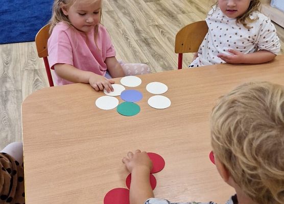 Grafika 15: 15.09.2025 Dzień Kropki w naszym przedszkolu