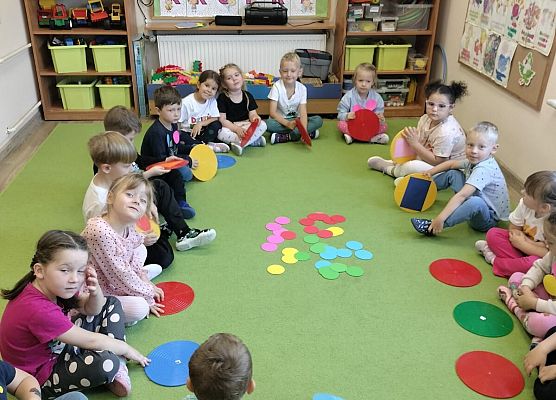 Grafika 37: 15.09.2025 Dzień Kropki w naszym przedszkolu