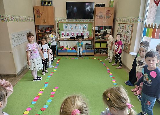 Grafika 50: 15.09.2025 Dzień Kropki w naszym przedszkolu