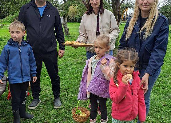 Grafika 3: Wycieczka do sadu!