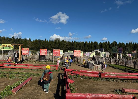 Grafika 33: 24.09.2025 Wycieczka na Farmę Alexa gr I