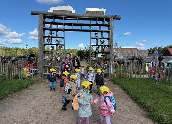 Grafika 37: 24.09.2025 Wycieczka na Farmę Alexa gr I