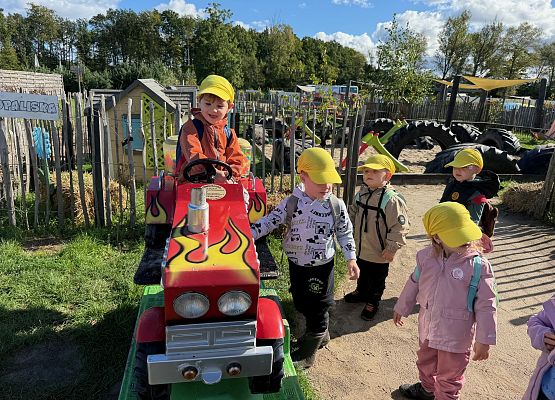 Grafika 46: 24.09.2025 Wycieczka na Farmę Alexa gr I