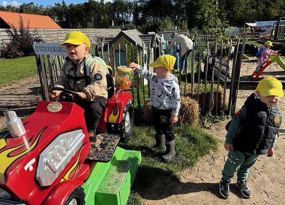 Grafika 49: 24.09.2025 Wycieczka na Farmę Alexa gr I