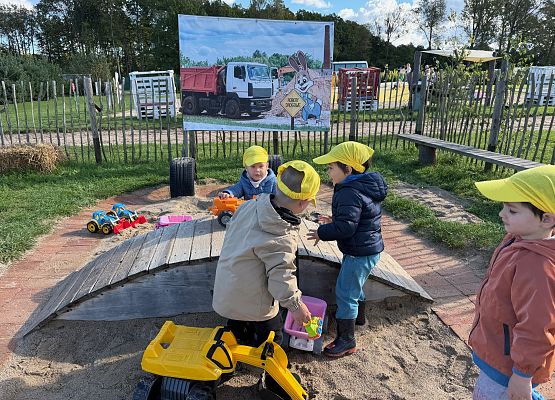 Grafika 54: 24.09.2025 Wycieczka na Farmę Alexa gr I