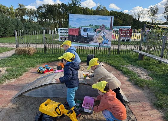 Grafika 55: 24.09.2025 Wycieczka na Farmę Alexa gr I