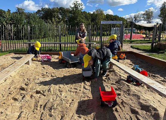 Grafika 58: 24.09.2025 Wycieczka na Farmę Alexa gr I