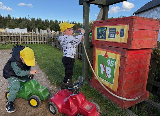 Grafika 77: 24.09.2025 Wycieczka na Farmę Alexa gr I