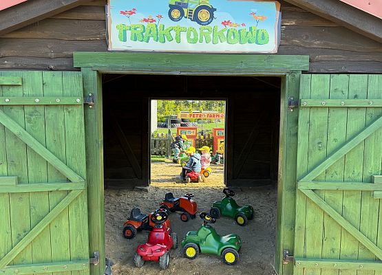 Grafika 80: 24.09.2025 Wycieczka na Farmę Alexa gr I