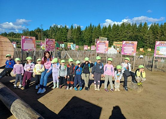 Grafika 35: 24.09.2025 Wycieczka na Farmę Alexa gr II