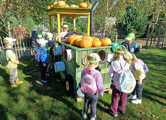 Grafika 63: 24.09.2025 Wycieczka na Farmę Alexa gr II