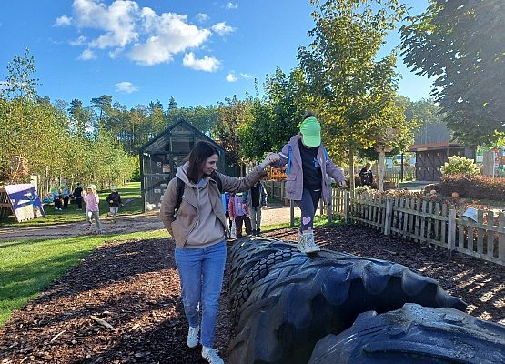 Grafika 75: 24.09.2025 Wycieczka na Farmę Alexa gr II