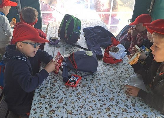 Grafika 32: 24.09.2025 Wycieczka na Farmę Alexa gr III