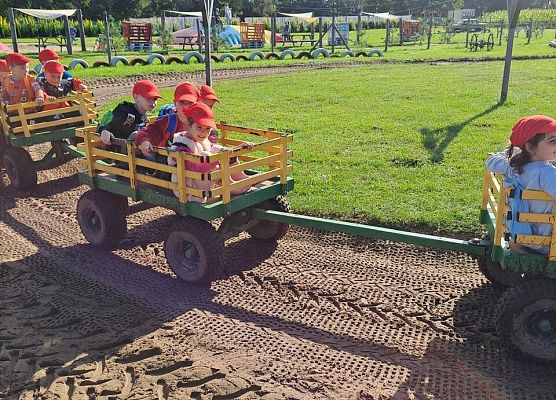 Grafika 34: 24.09.2025 Wycieczka na Farmę Alexa gr III