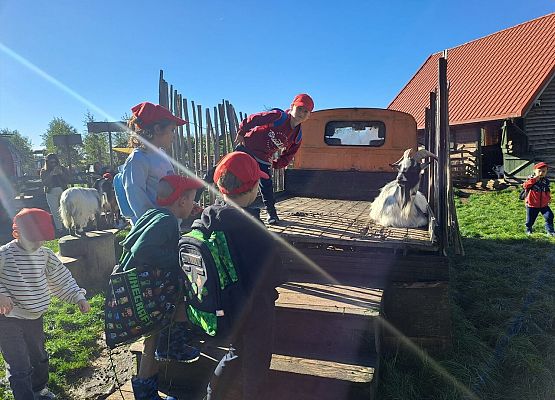 Grafika 59: 24.09.2025 Wycieczka na Farmę Alexa gr III