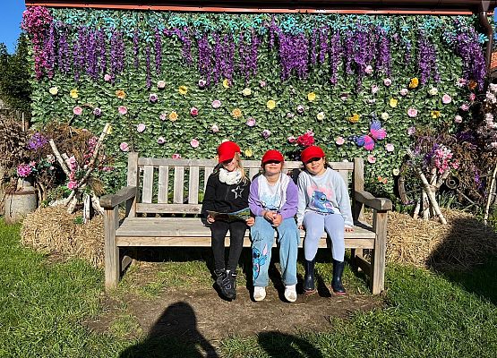 Grafika 83: 24.09.2025 Wycieczka na Farmę Alexa gr III