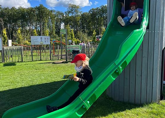 Grafika 86: 24.09.2025 Wycieczka na Farmę Alexa gr III