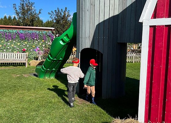 Grafika 89: 24.09.2025 Wycieczka na Farmę Alexa gr III