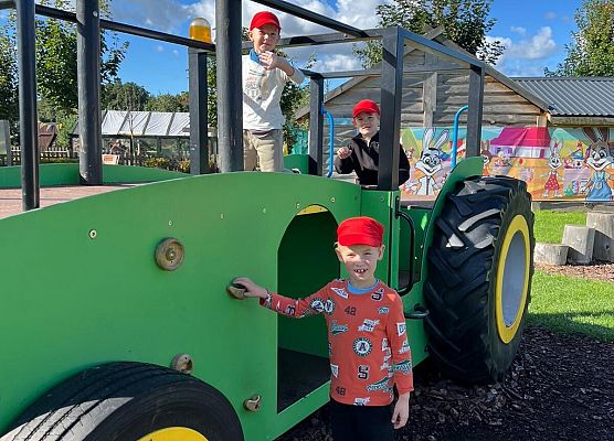 Grafika 91: 24.09.2025 Wycieczka na Farmę Alexa gr III