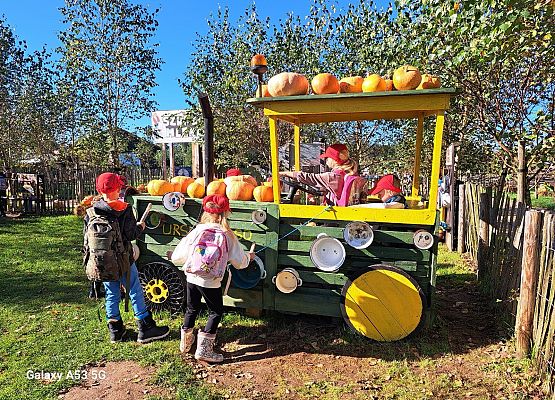 Grafika 151: 24.09.2025 Wycieczka na Farmę Alexa gr III