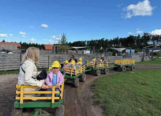 Grafika 38: 24.09.2025 Wycieczka na Farmę Alexa gr I