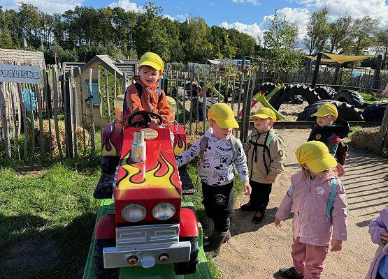 Grafika 46: 24.09.2025 Wycieczka na Farmę Alexa gr I