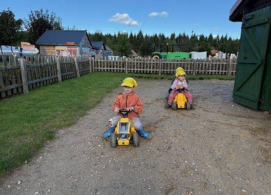 Grafika 74: 24.09.2025 Wycieczka na Farmę Alexa gr I