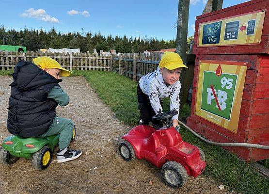 Grafika 76: 24.09.2025 Wycieczka na Farmę Alexa gr I