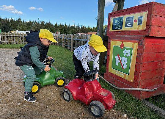 Grafika 77: 24.09.2025 Wycieczka na Farmę Alexa gr I