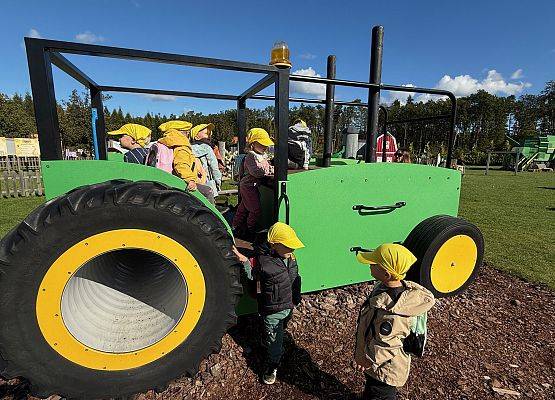 Grafika 90: 24.09.2025 Wycieczka na Farmę Alexa gr I