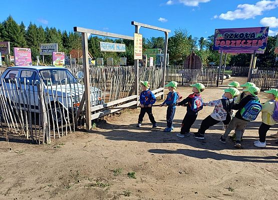 Grafika 32: 24.09.2025 Wycieczka na Farmę Alexa gr II