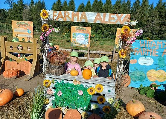 Grafika 37: 24.09.2025 Wycieczka na Farmę Alexa gr II