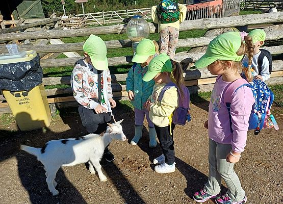 Grafika 61: 24.09.2025 Wycieczka na Farmę Alexa gr II