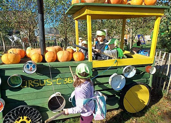 Grafika 60: 24.09.2025 Wycieczka na Farmę Alexa gr II