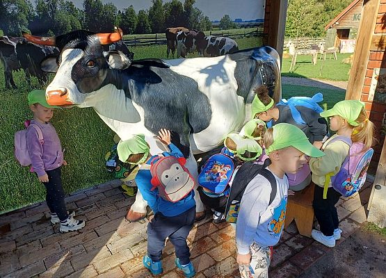 Grafika 65: 24.09.2025 Wycieczka na Farmę Alexa gr II