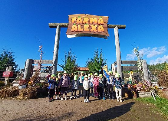 Grafika 77: 24.09.2025 Wycieczka na Farmę Alexa gr II