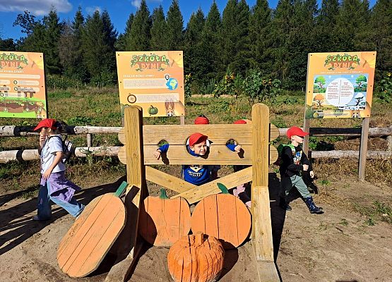 Grafika 19: 24.09.2025 Wycieczka na Farmę Alexa gr III