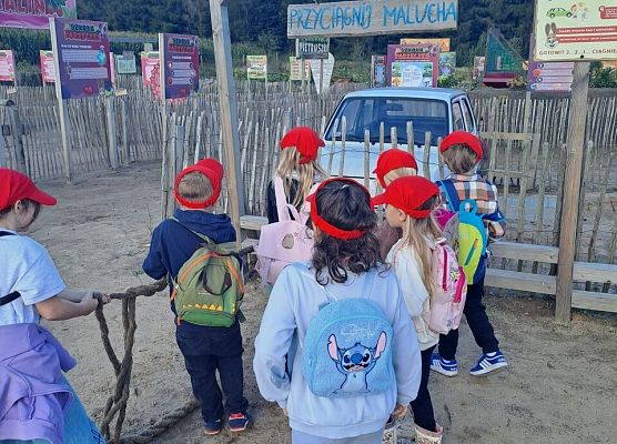 Grafika 24: 24.09.2025 Wycieczka na Farmę Alexa gr III