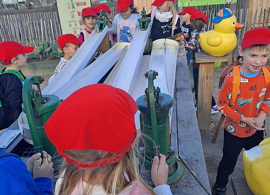 Grafika 33: 24.09.2025 Wycieczka na Farmę Alexa gr III