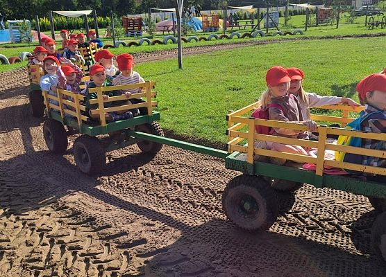 Grafika 35: 24.09.2025 Wycieczka na Farmę Alexa gr III