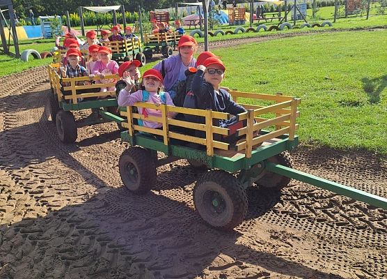 Grafika 36: 24.09.2025 Wycieczka na Farmę Alexa gr III