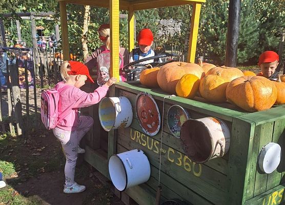 Grafika 49: 24.09.2025 Wycieczka na Farmę Alexa gr III
