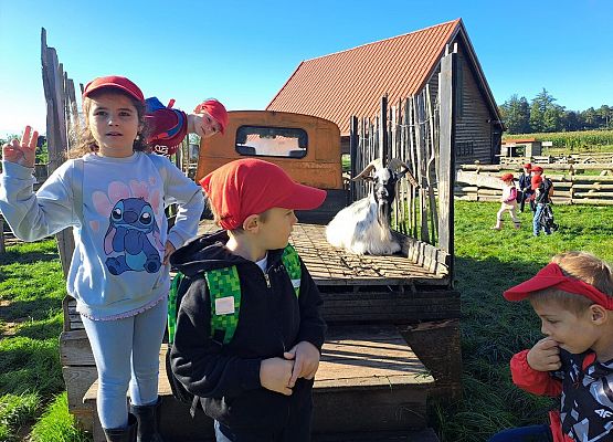 Grafika 62: 24.09.2025 Wycieczka na Farmę Alexa gr III